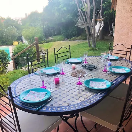 Avec Piscine Près De Le Lavandou, 160 M² Villa