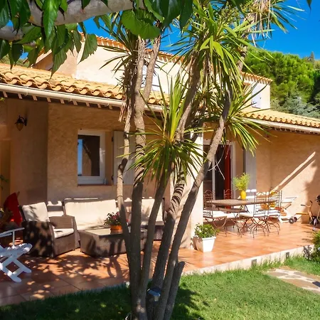 Avec Piscine Près De Le Lavandou, 160 M² Villa *